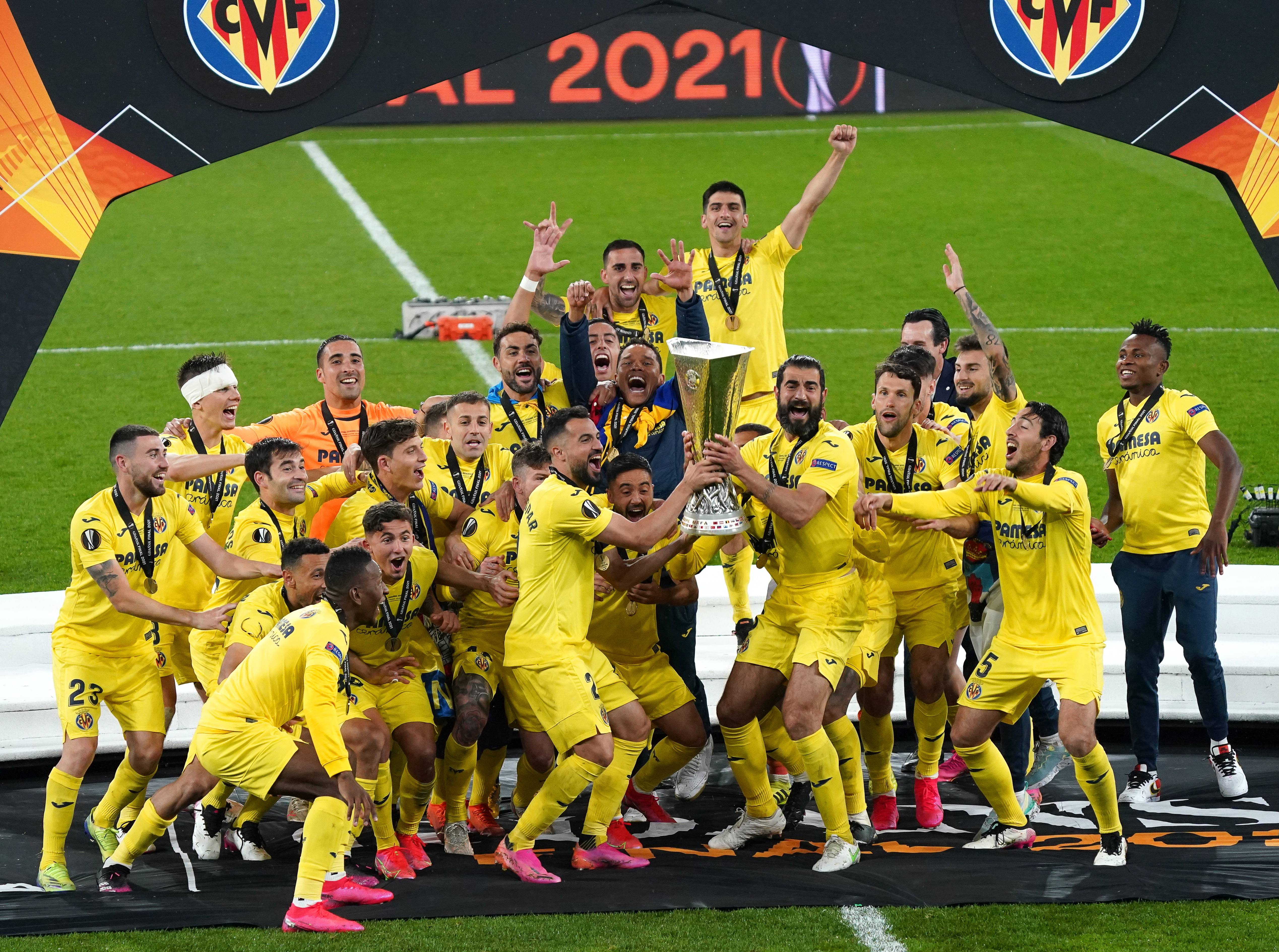 比利亚雷亚尔训练开放日，今晨外线爆发引欢呼，CBA常规赛在即，心理建设被强调的简单介绍